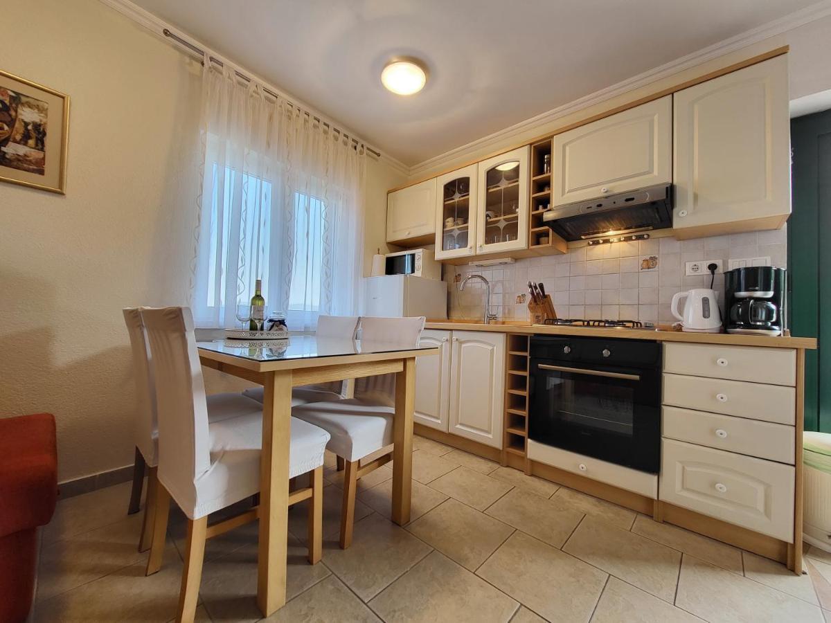 Holiday Home Duje Малі Із Екстер'єр фото
